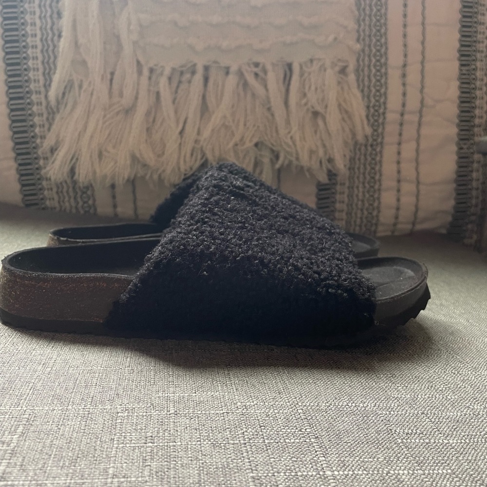 Black, sheerling slides size 9/40